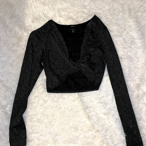 Forever 21 long sleeved crop top black striped shimmer - Picture 2 of 5